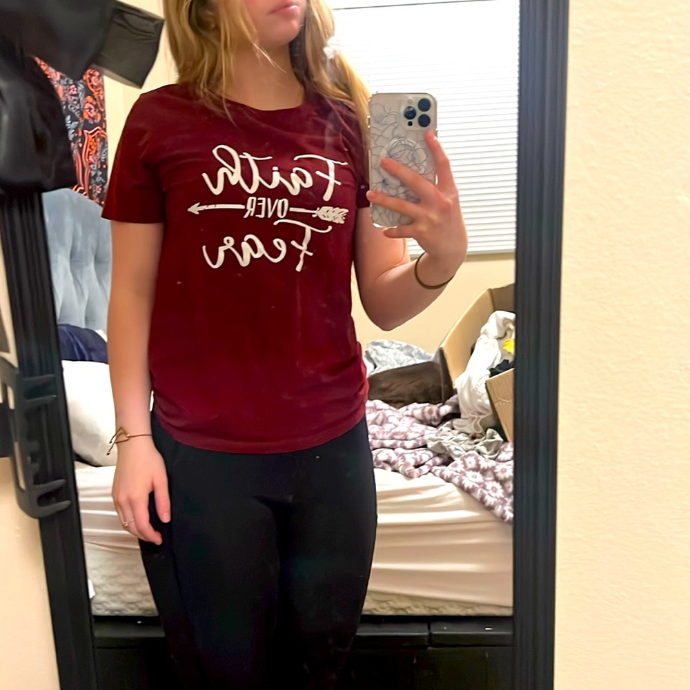 Dark red t-shirt. size small!